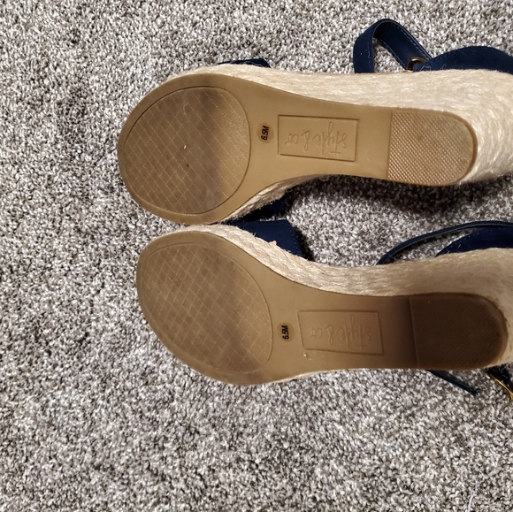 Women's Espadrille Sandals - Picture 4 of 5
